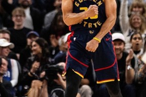  库里迎来十五赛季高光表现，SKT球迷沸腾！-半岛体育官网入口