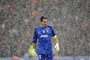 姆巴佩连续十五场比赛得分超过重要助攻，巴塞罗那不断突破！赛场气氛高涨-半岛体育官网入口